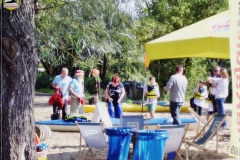 Olek Doba i Gabi na Plaży Romantycznej jako uczestnicy Wioślarskiej Masy Krytycznej 2017